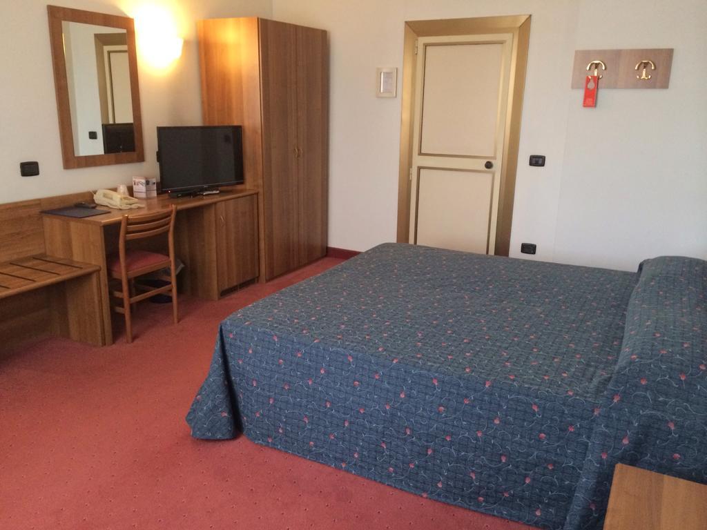 Hotel Arcobaleno Vimodrone Pokój zdjęcie
