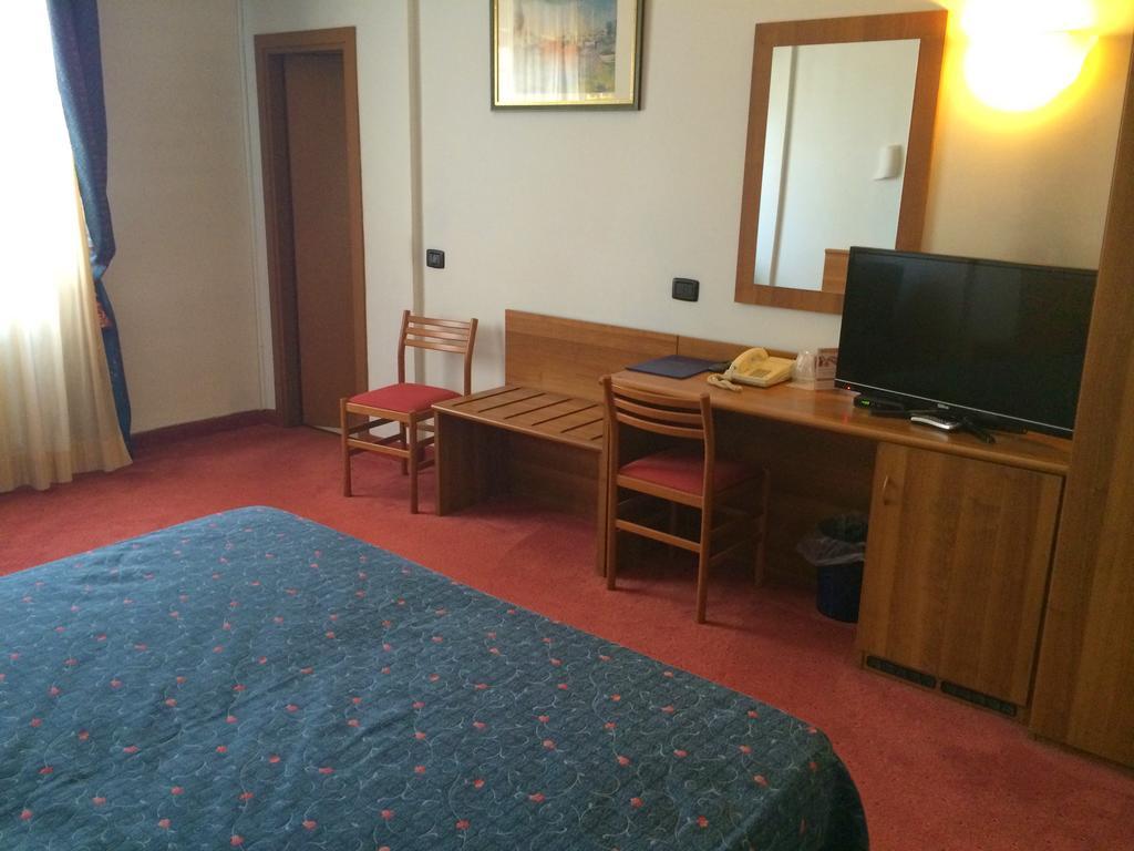 Hotel Arcobaleno Vimodrone Pokój zdjęcie
