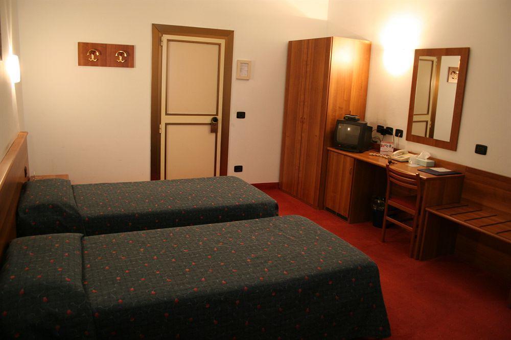 Hotel Arcobaleno Vimodrone Zewnętrze zdjęcie